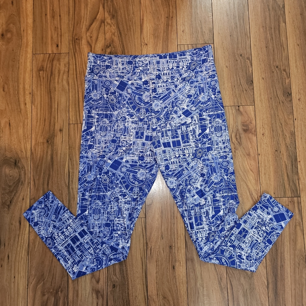 LuLaRoe Tall/Curvy 2 Leggings (Fits Womens Size 20 to 26)